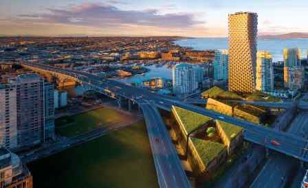 MBA в сфере бизнеса в University Canada West