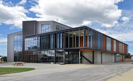 Скидка NZ$ 3000 на дипломные программы