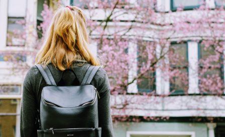 £1,000 стипендия на получение Pathway Diploma