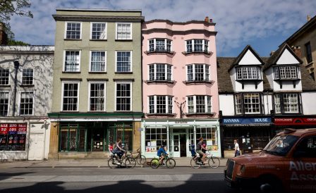 Обучение с профессорами Кембриджа и Оксфорда уже этой осенью