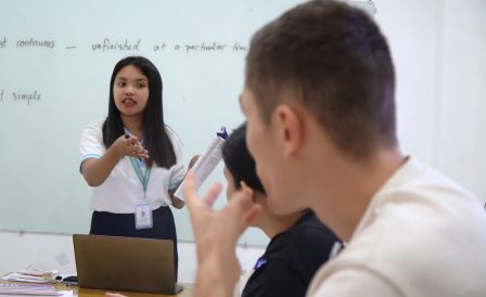 Английский язык за рубежом: самые выгодные курсы 2025-2026